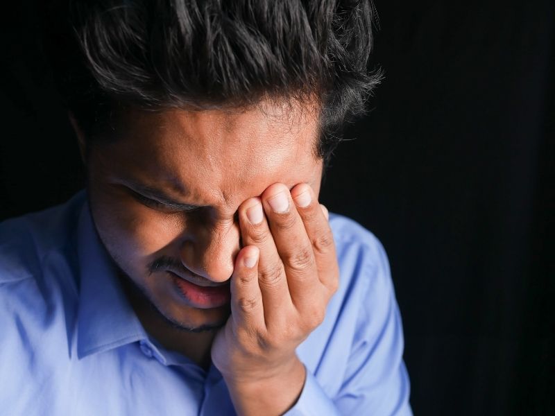 2. Eye Pain, Redness or Discomfort