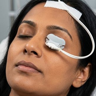 Temporary Retina reference image 5 — replace with clinic-specific image